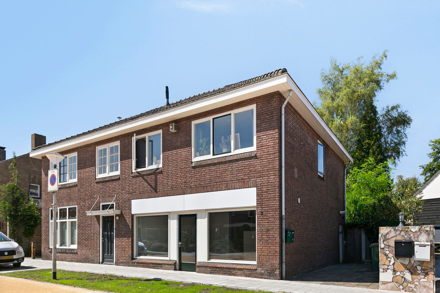 View photo 4 of Kerkstraat 3