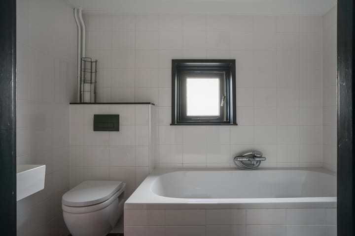 Photo 4 of Van de Loostraat 40