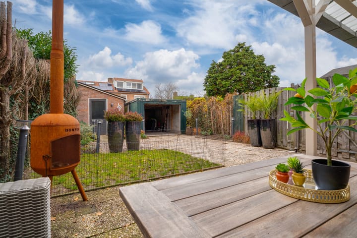 Photo 24 of Van de Loostraat 40