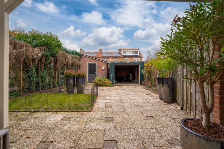 Photo 26 of Van de Loostraat 40