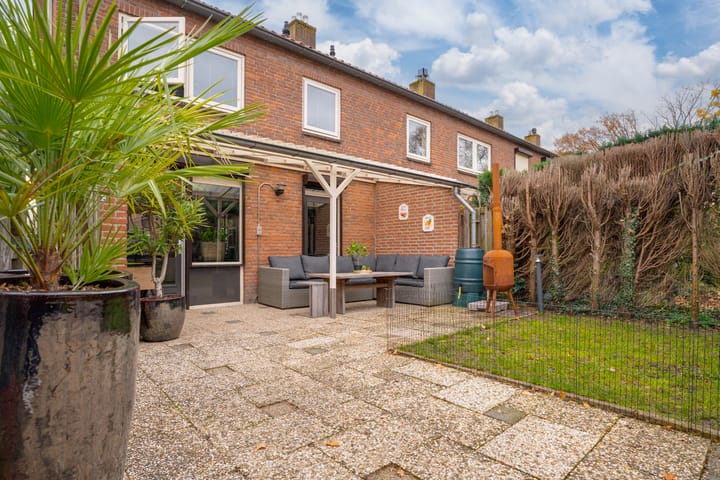 Photo 29 of Van de Loostraat 40