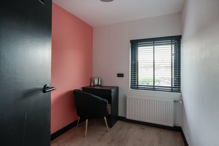 Photo 34 of Van de Loostraat 40