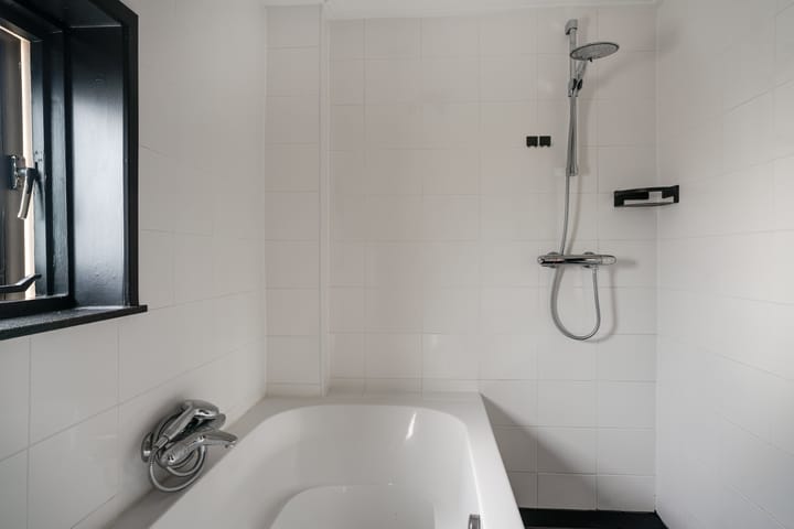 Photo 43 of Van de Loostraat 40