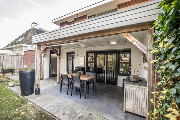 Foto 3 van Helmkruid 4