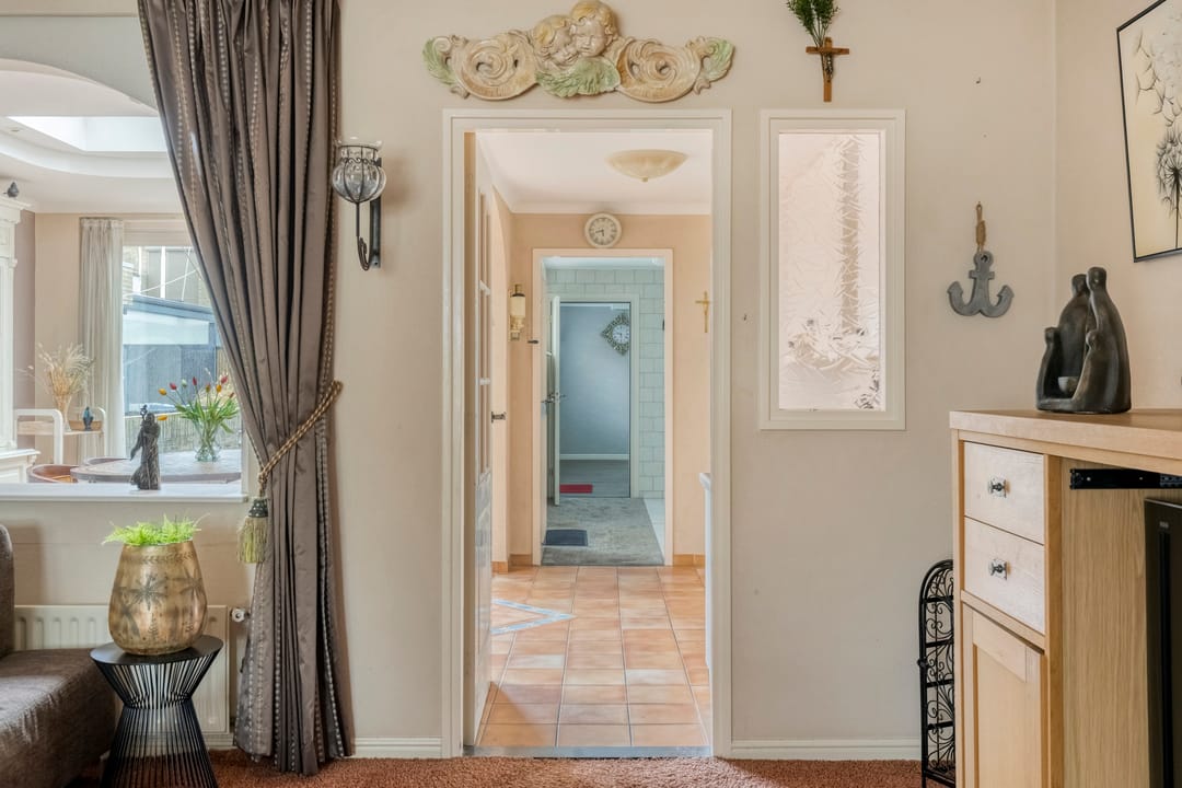 Photo 7 of Schoener 65