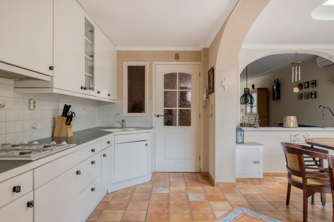 Photo 8 of Schoener 65