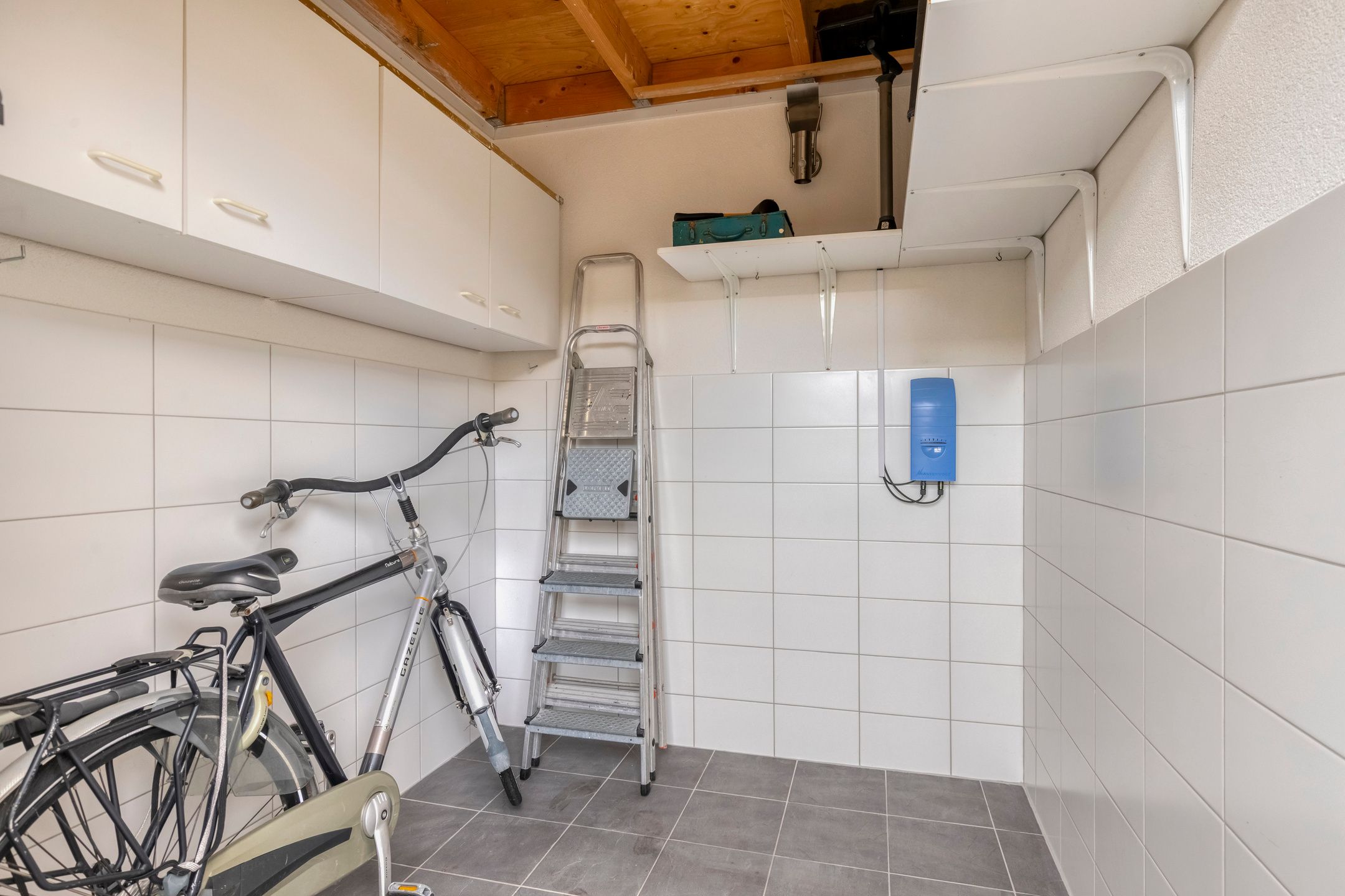 Photo 18 of Schoener 65