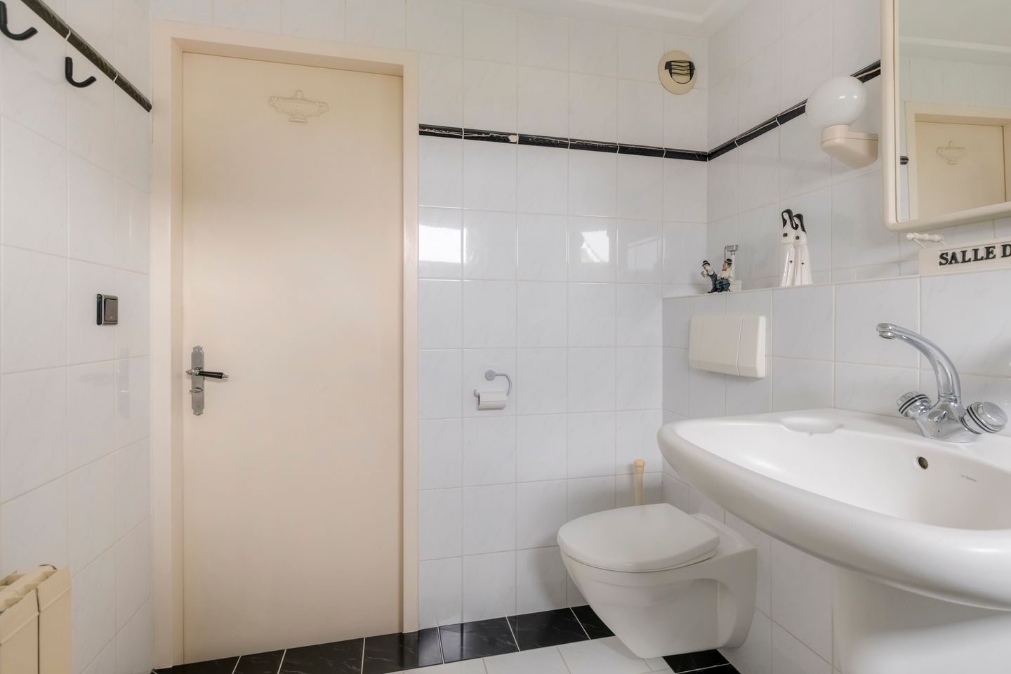 Photo 29 of Schoener 65