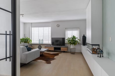 Ikeleane 13 secondary image