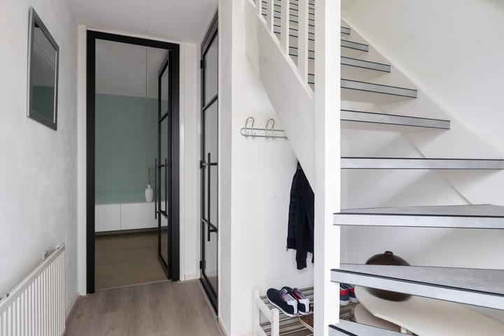 Photo 4 of Ikeleane 13