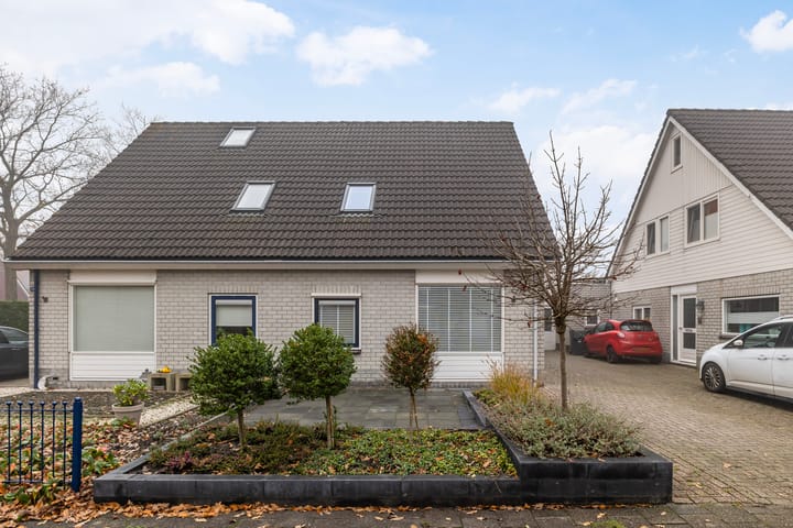 Photo 37 of Ikeleane 13