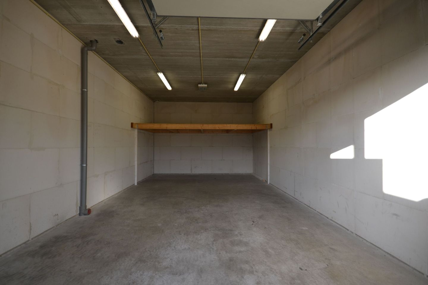 View photo 3 of Energiestraat 1-e