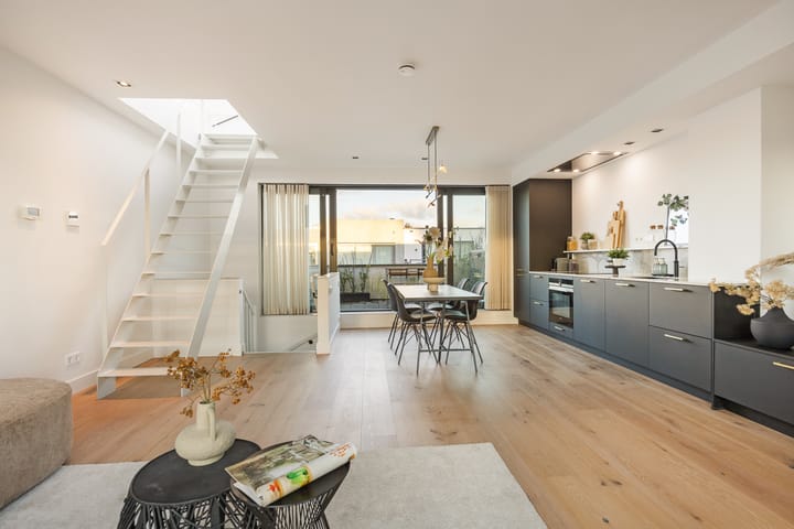 Foto 14 van John Blankensteinstraat 183-A