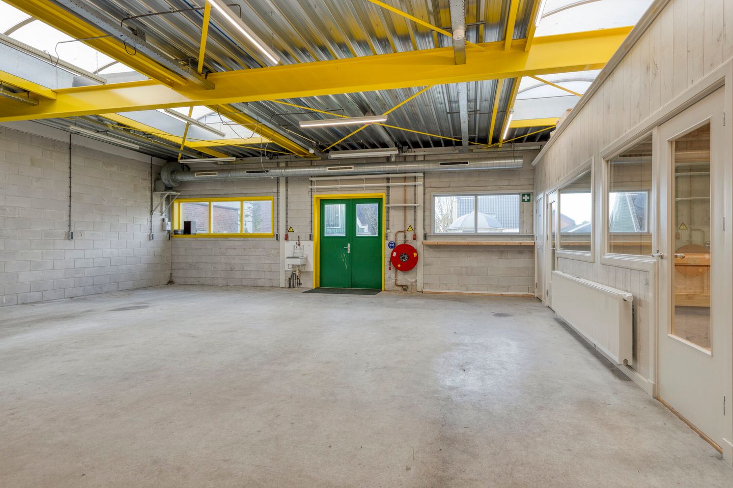 View photo 3 of Zuiderhoofdstraat 135