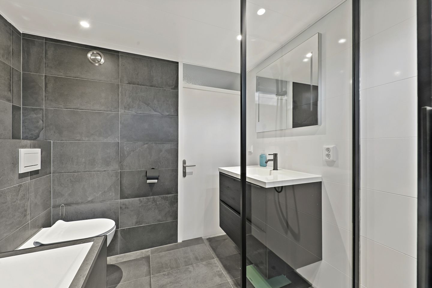 Photo 29 of Elsbes 45