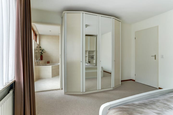 Photo 24 of Pieter de Hooghstraat 4