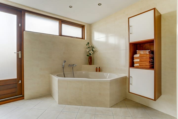 Photo 34 of Pieter de Hooghstraat 4