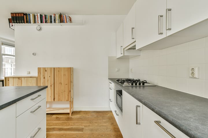 Photo 8 of Rapenburg 16-1