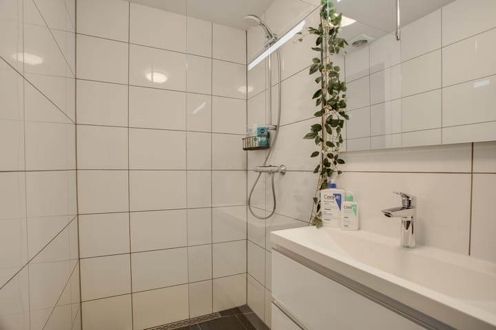 Photo 15 of Oosterstraat 1