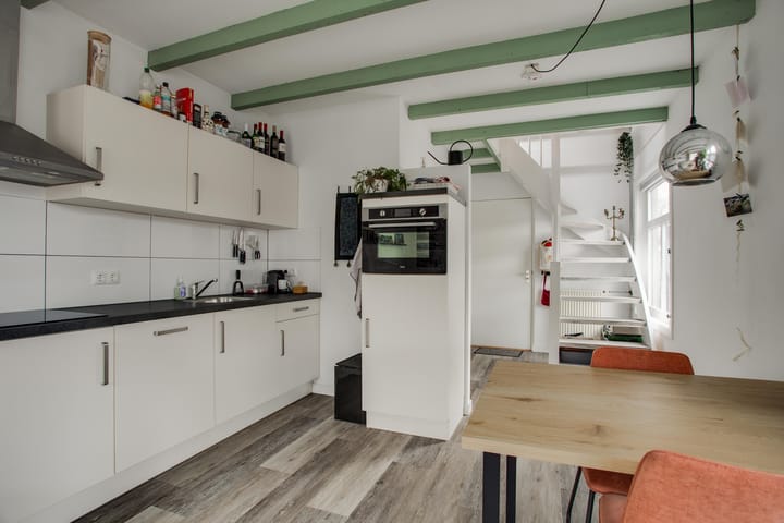 Photo 12 of Oosterstraat 1