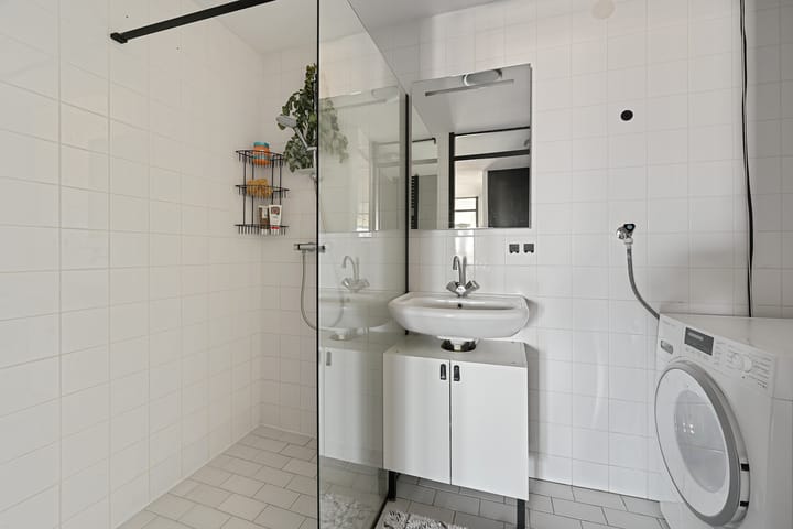 Photo 21 of Parnassia 39