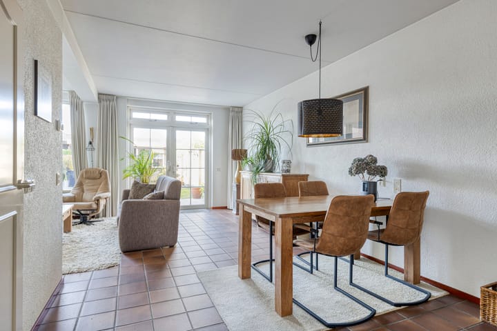 Photo 11 of Distellaar 37