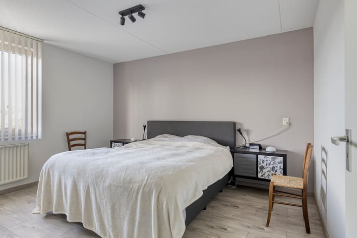 Photo 18 of Distellaar 37