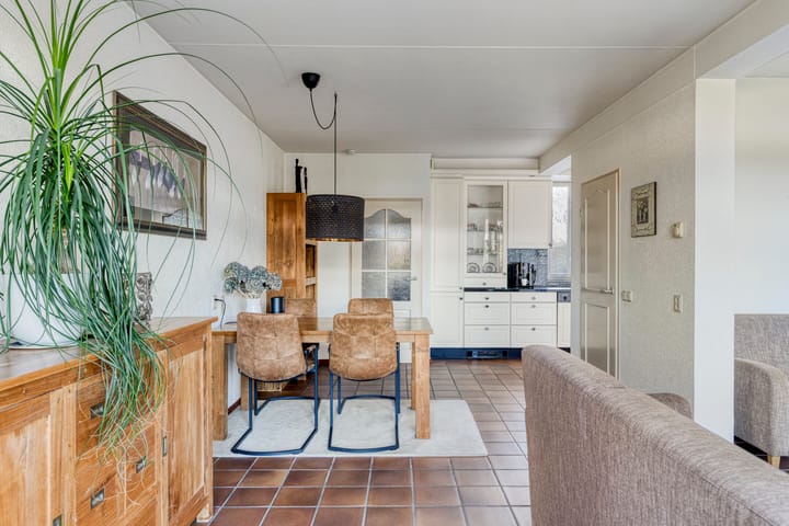 Photo 12 of Distellaar 37