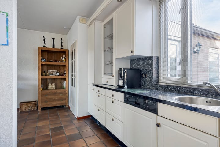 Photo 9 of Distellaar 37