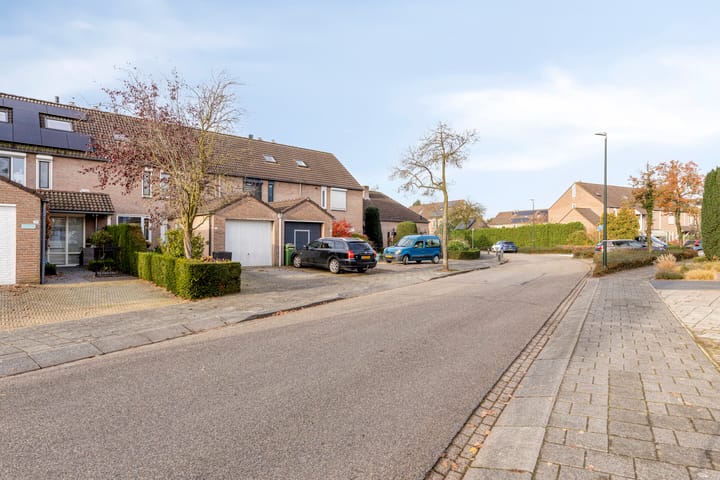 Photo 2 of Distellaar 37