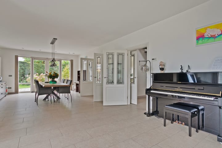 Photo 16 of de Weem 15