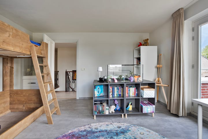 Photo 44 of de Weem 15