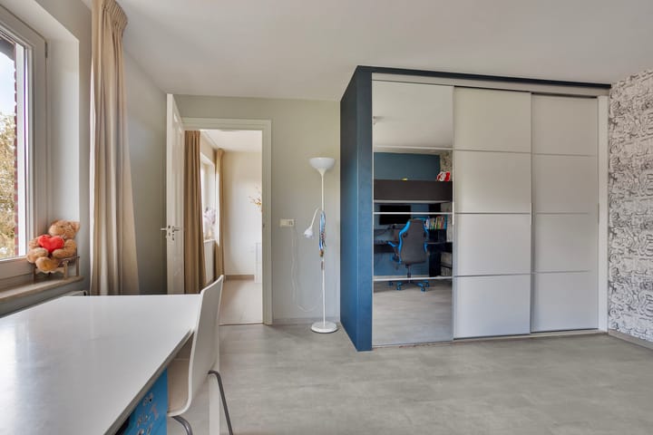 Photo 46 of de Weem 15