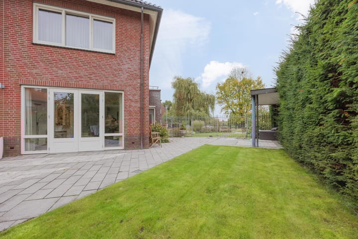 Photo 57 of de Weem 15