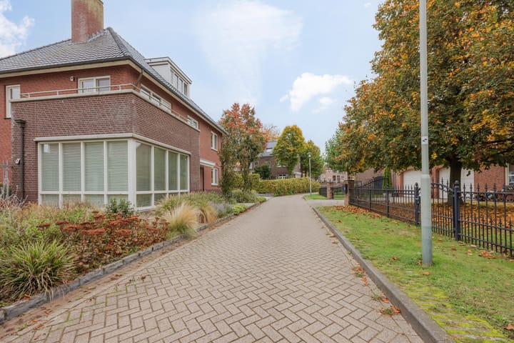 Photo 64 of de Weem 15