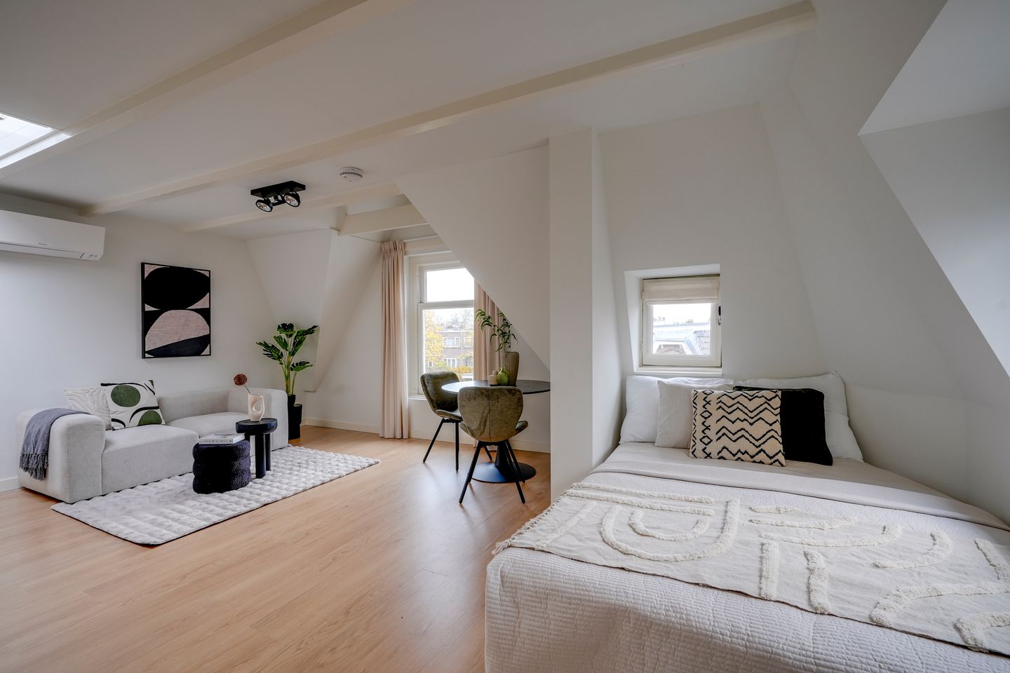 Photo 10 of Van Speijkstraat 6-E