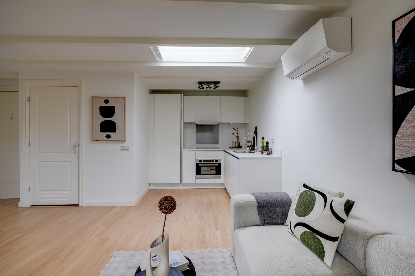 Photo 4 of Van Speijkstraat 6-E