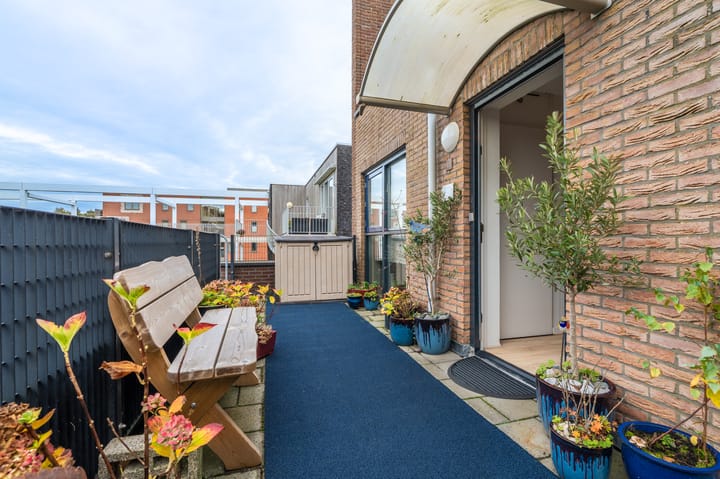 Photo 14 of Burg v Roijenstr Oost 4