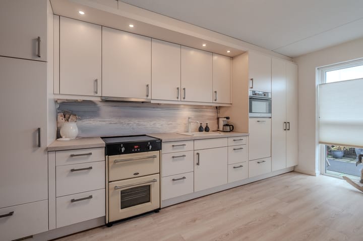 Photo 29 of Burg v Roijenstr Oost 4