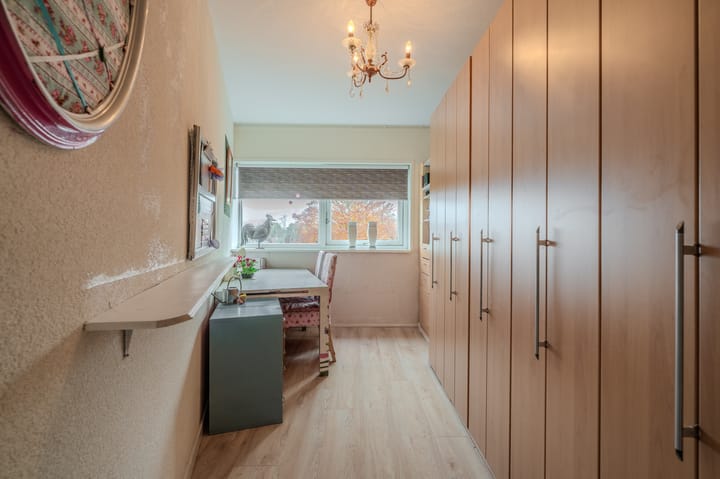 Photo 44 of Burg v Roijenstr Oost 4