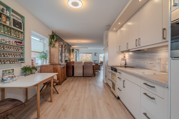 Photo 30 of Burg v Roijenstr Oost 4