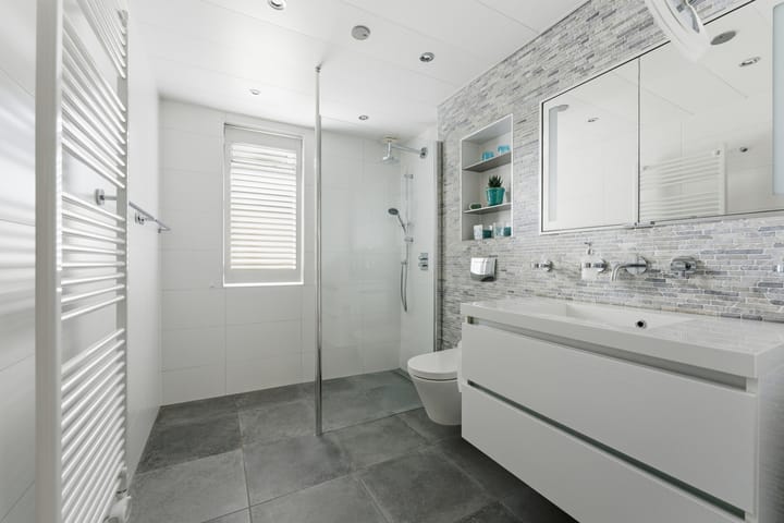 Photo 17 of Karper 4