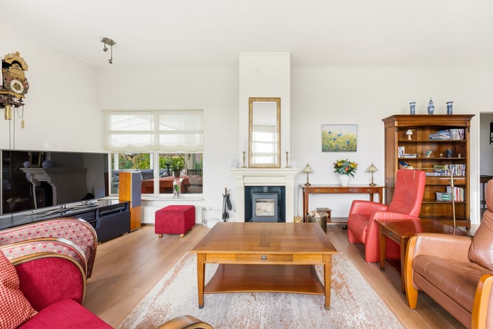 Photo 23 of Karper 4