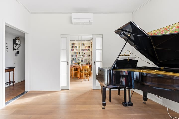 Photo 34 of Karper 4