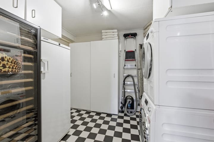 Photo 43 of Karper 4