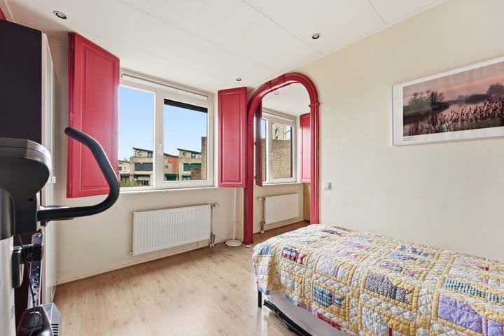 Photo 56 of Karper 4