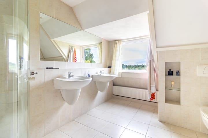 Photo 12 of Schutterhoeflaan 18