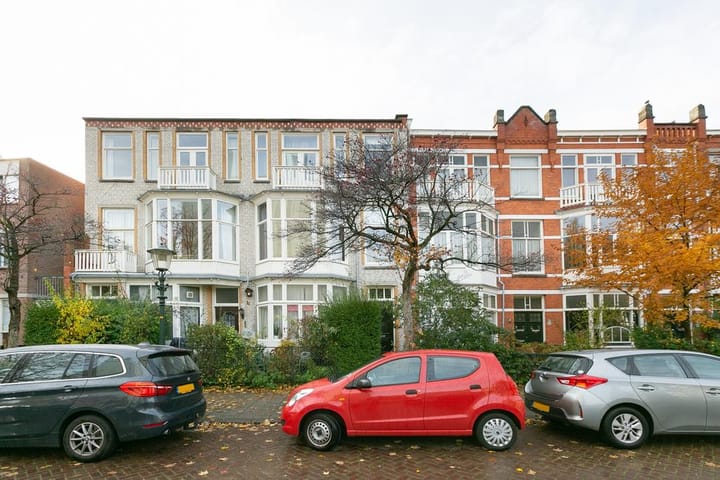 Photo 2 of Emmastraat 65