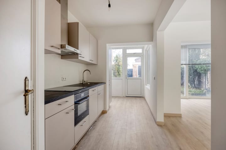 Photo 10 of Generaal Snijdersstraat 33