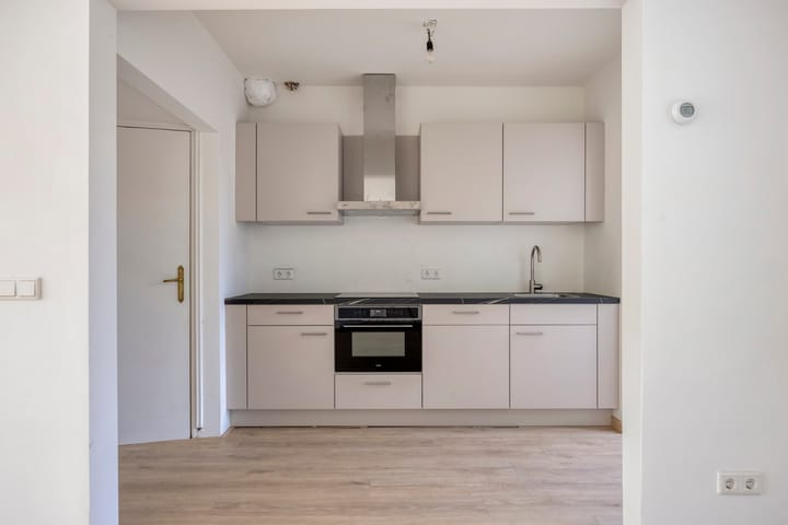 Photo 11 of Generaal Snijdersstraat 33